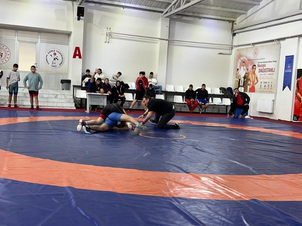 Samsun'da Okul Sporları Gençler Güreş İl Birinciliği sona erdi