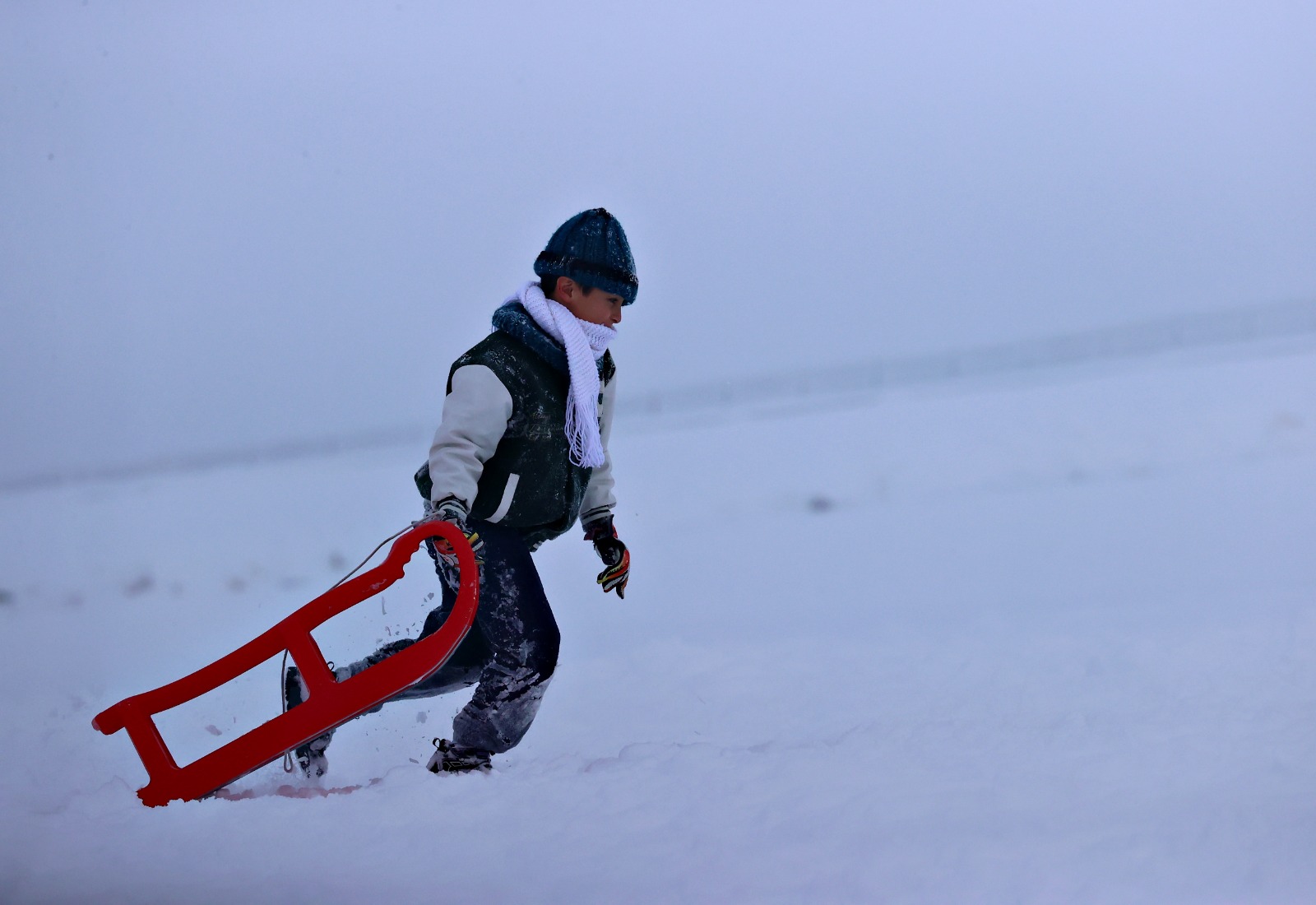 Akdağ Kayak Merkezi'nde kış sporları sezonu erken başladı