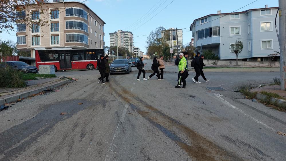 Samsun’da tehlikeli caddede yine kaza