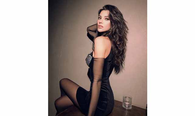 Tuvana Türkay siyah elbisesiyle göz kamaştırdı