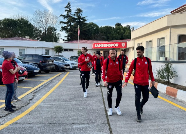 Samsunspor Eyüpspor maçı için İstanbul'a gitti
