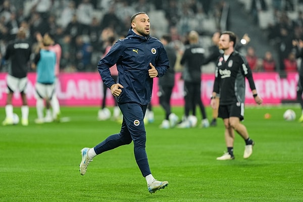 Cenk Tosun’a Beşiktaş taraftarından sert tepki: “pembe tezkere”