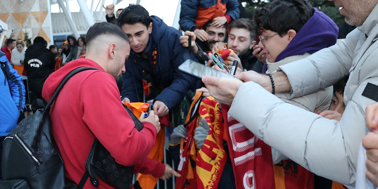 Osimhen sakatlanmaktan son anda kurtuldu!