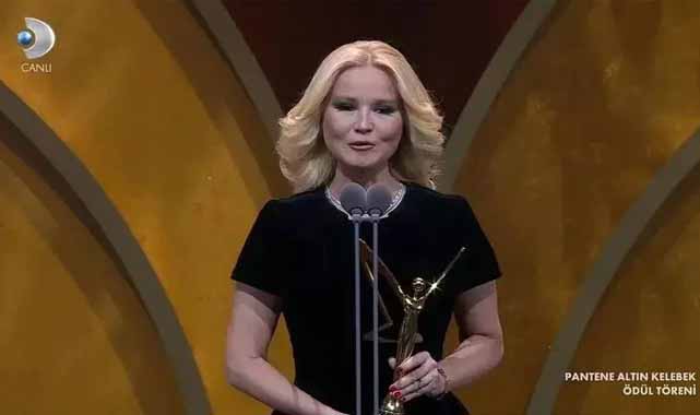 Müge Anlı'dan Altın Kelebek Ödülleri'nde Çağla Şıkel'e gönderme