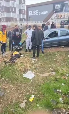 Kaza geliyorum dedi! 14 yaşındaki çocuk kullandığı otomobille bir aileyi ezdi