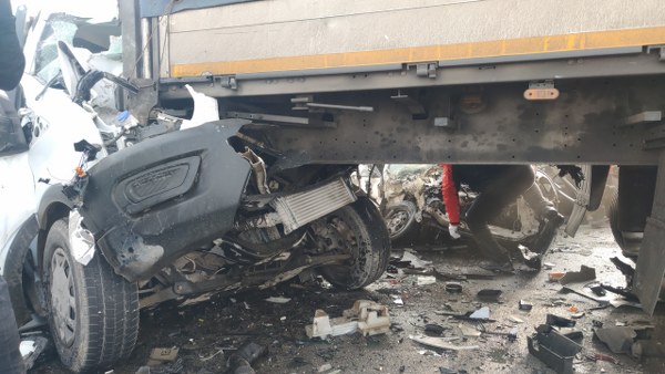 Van'da zincirleme trafik kazası! Ortalık savaş alanına döndü