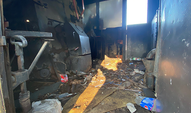 Samsun’da lise öğrencilerinin içinde sigara içtiği dekor lokomotif yandı