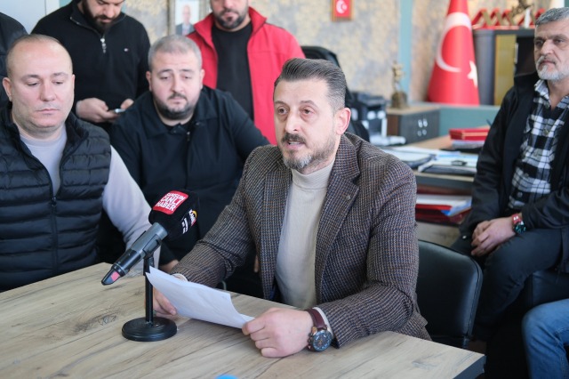 Yabancılar Çarşısı'nda esnaf ayaklandı Başkan Alaaddin Sayın'ı bir dönem daha başkanlığa ikna etti