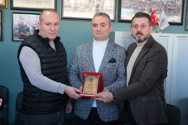 Yabancılar Çarşısı'nda esnaf ayaklandı Başkan Alaaddin Sayın'ı bir dönem daha başkanlığa ikna etti