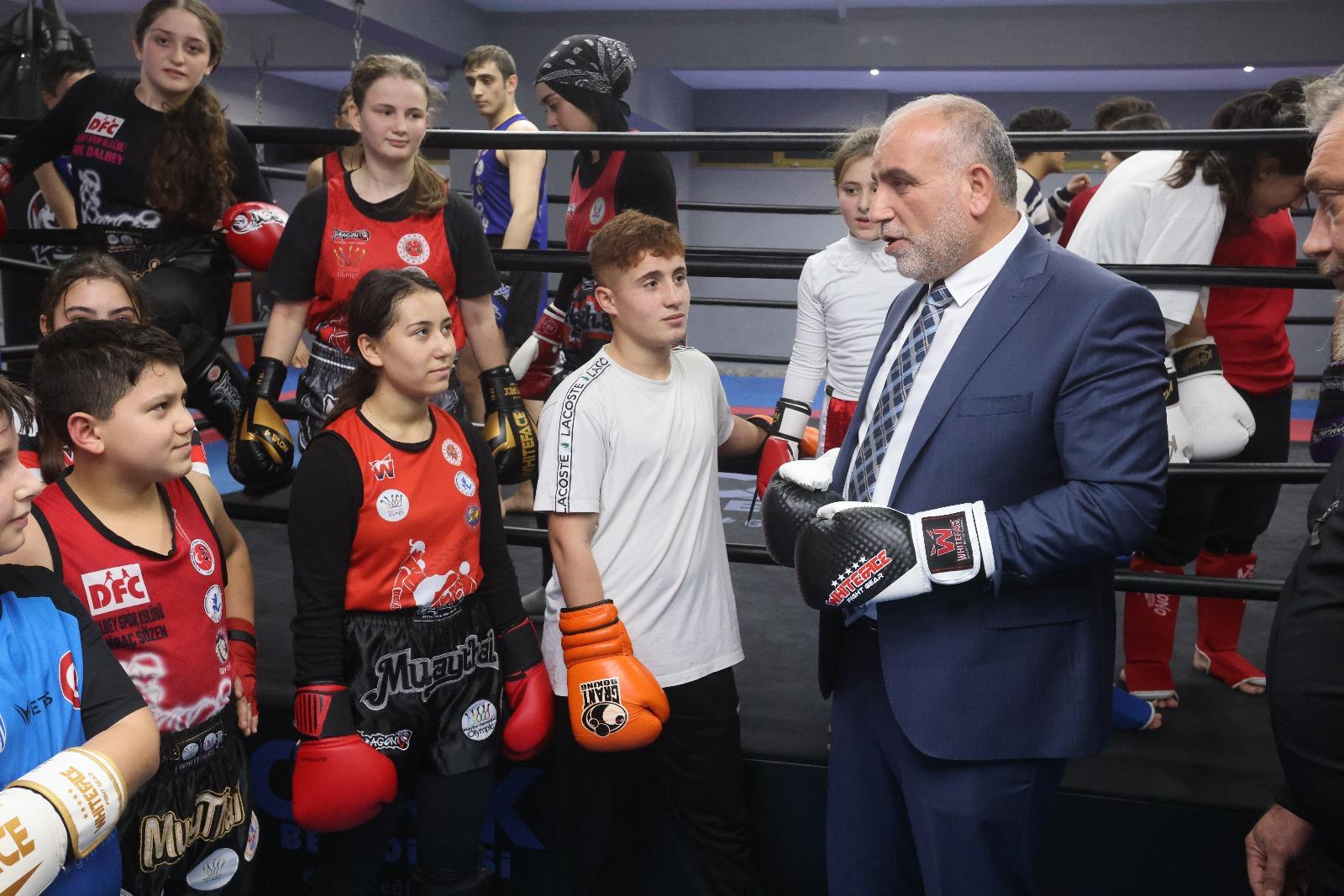 Başkan İbrahim Sandıkçı'dan, çocuklar ve gençlere ücretsiz spor eğitimi