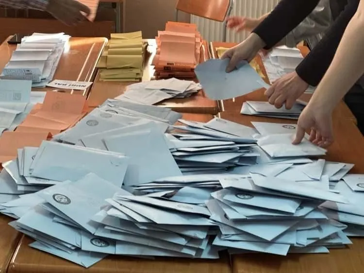 Esad Rejiminin çöküşü Türk seçmenlerini nasıl etkiledi? CHP’ye şaşırtan hamle