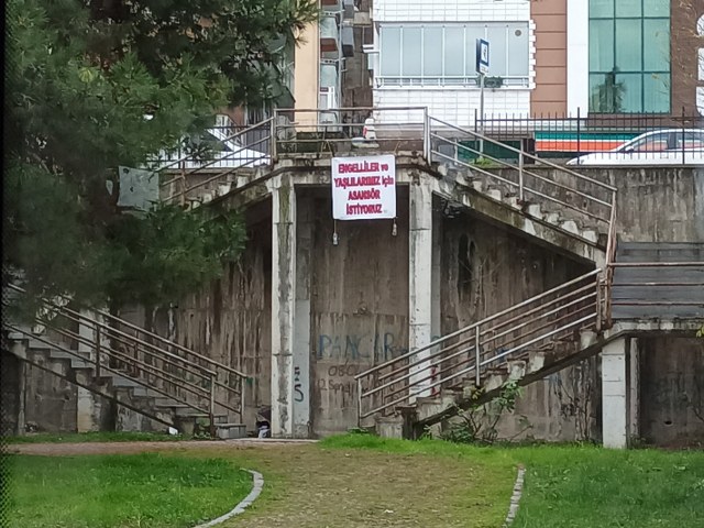 Samsun Atakum'da engelliler sokak merdivenlerine asansör istiyor