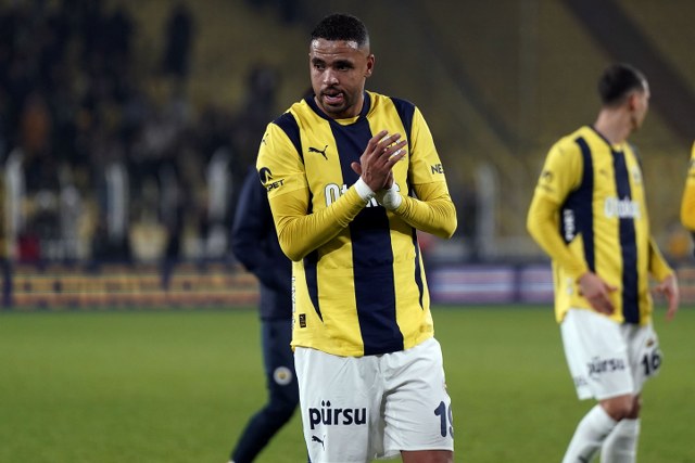 Fenerbahçe, Başakşehir’i 3-1 mağlup etti