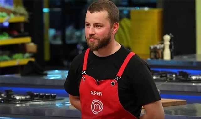 MasterChef'ten elenen Alper, tabakları bilerek mi düşürdü?