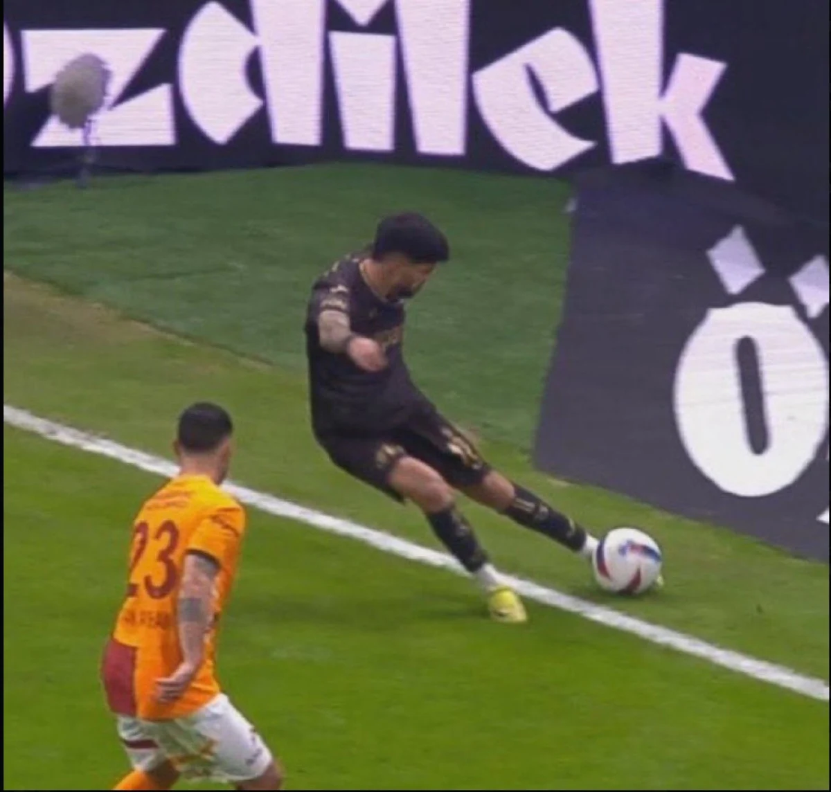 Trabzonspor-Galatasaray maçındaki tartışmalı gol, Necati Ateş'i çıldırttı!
