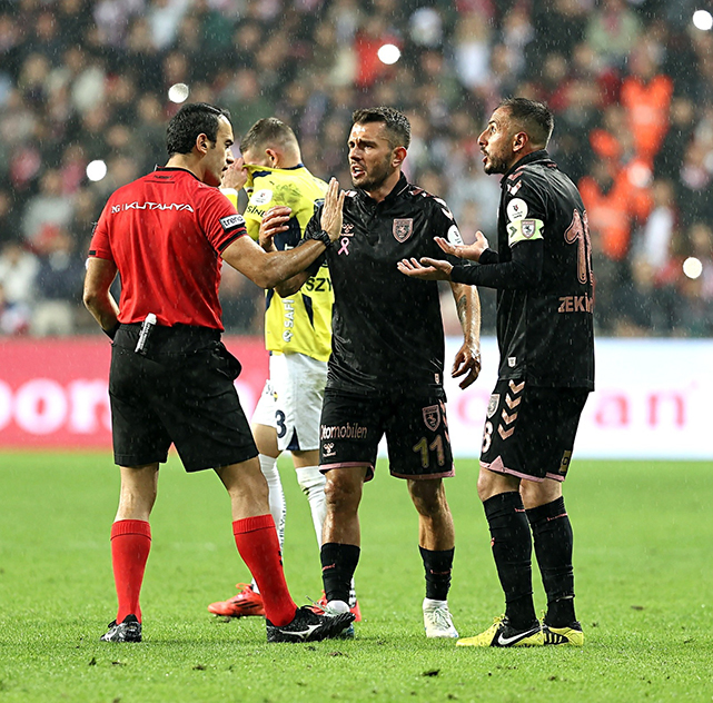 Süper Lig'de en az faul yapan takımlardan Samsunspor'a sarı kart yağdı