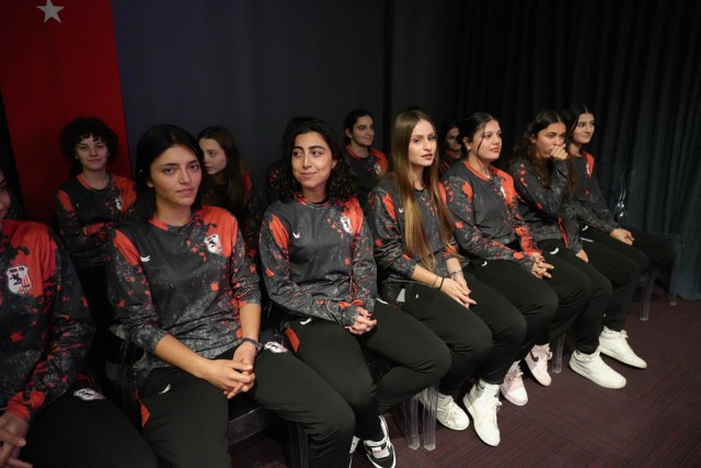 Samsun Büyükşehir Belediyesi'nden amatör spor kulübüne 8 milyon TL destek