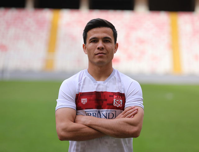 Samsunspor'un rakibi Sivasspor'da 2 oyuncu kart cezalısı