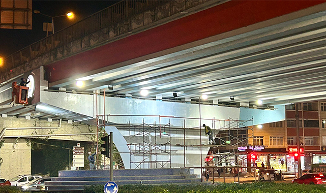 Samsun'da mavi beyaz olan viyadük kırmızı beyaza boyanıyor