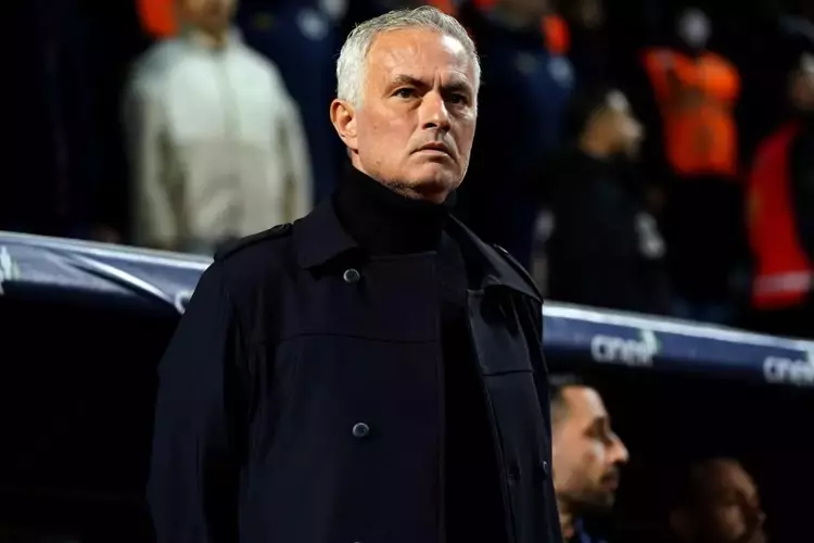 Jose Mourinho İstanbul’dan ayrılıyor: ‘’Takıma 1 hafta izin verdi’’