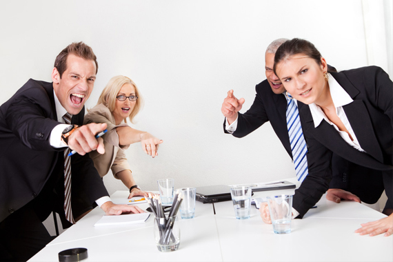 İş yerinde mobbing sayılacak hareketler nelerdir? Mobbing nedir? Mobbing nasıl anlaşılır?