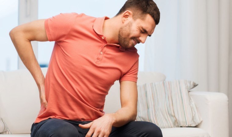 Sürekli bel ağrısı yaşayanlar dikkat! Bu rahatsızlık hem hastayı hem hekimi yanıltıyor