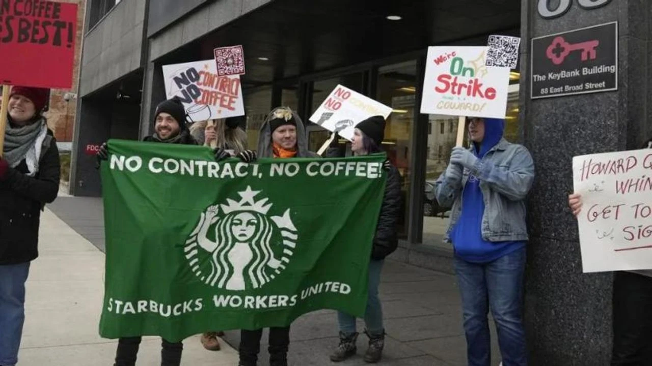 Starbucks çalışanları işi bırakıyor: Büyük grev!