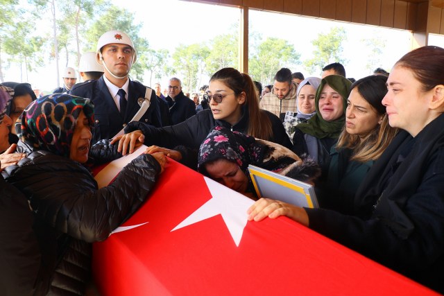 Helikopter kazasında hayatını kaybeden OMÜ mezunu doktor Cengiz Coşkun toprağa verildi