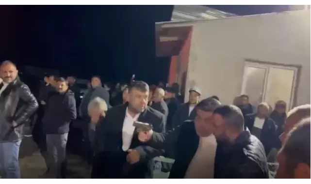 MHP'li belediye başkanından şok hareket! Defalarca ateş açtı