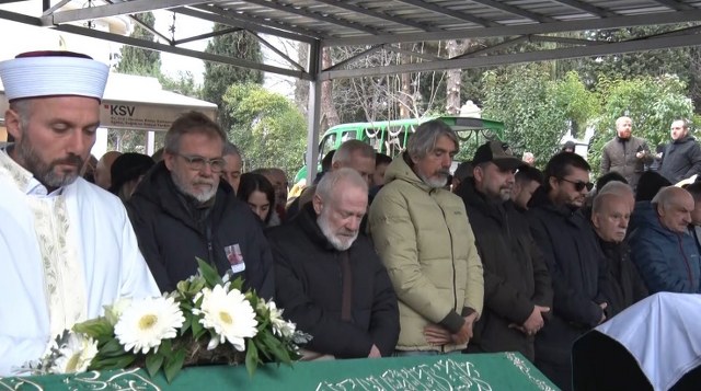 Oyuncu Billur Kalkavan'ın kardeşi Rıza Kalkavan sahte alkol kurbanı mı oldu?