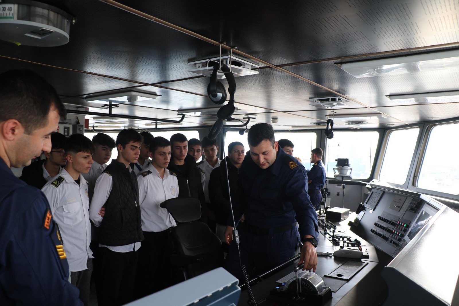 Sahil Güvenlik TCSG Dost, öğrencilere denizin derinliklerini tanıttı