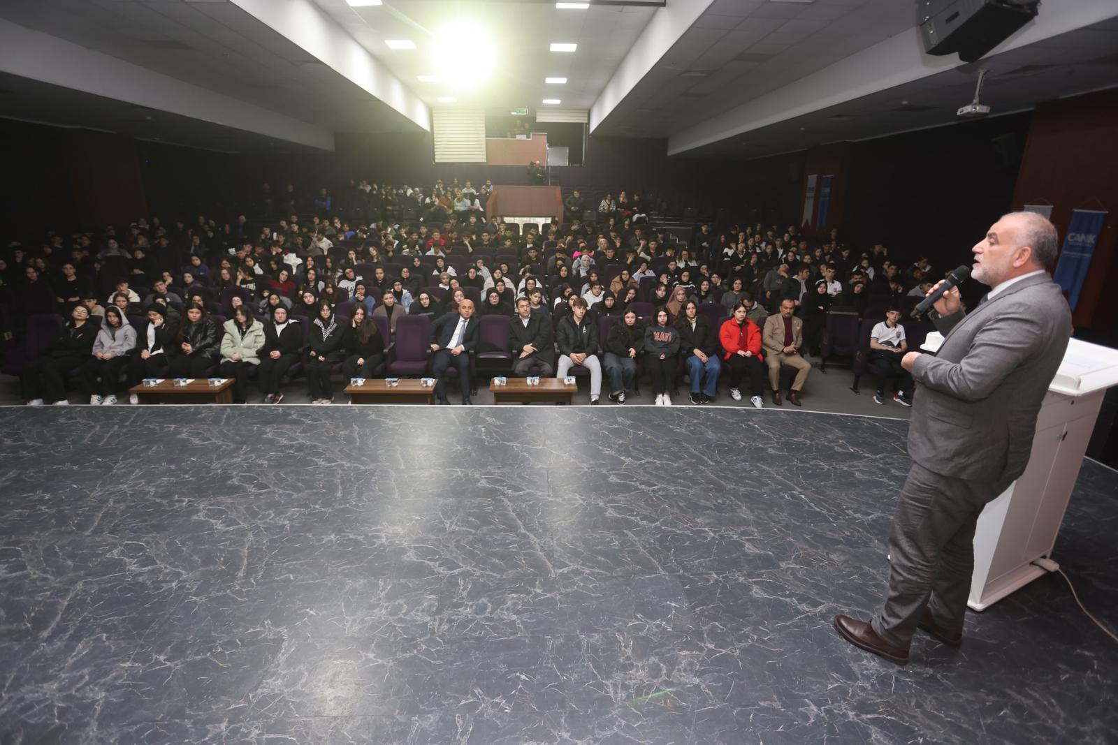 Canik'te anlamlı anma: İstiklal Marşı'nın simgesi Mehmet Akif Ersoy'a vefa