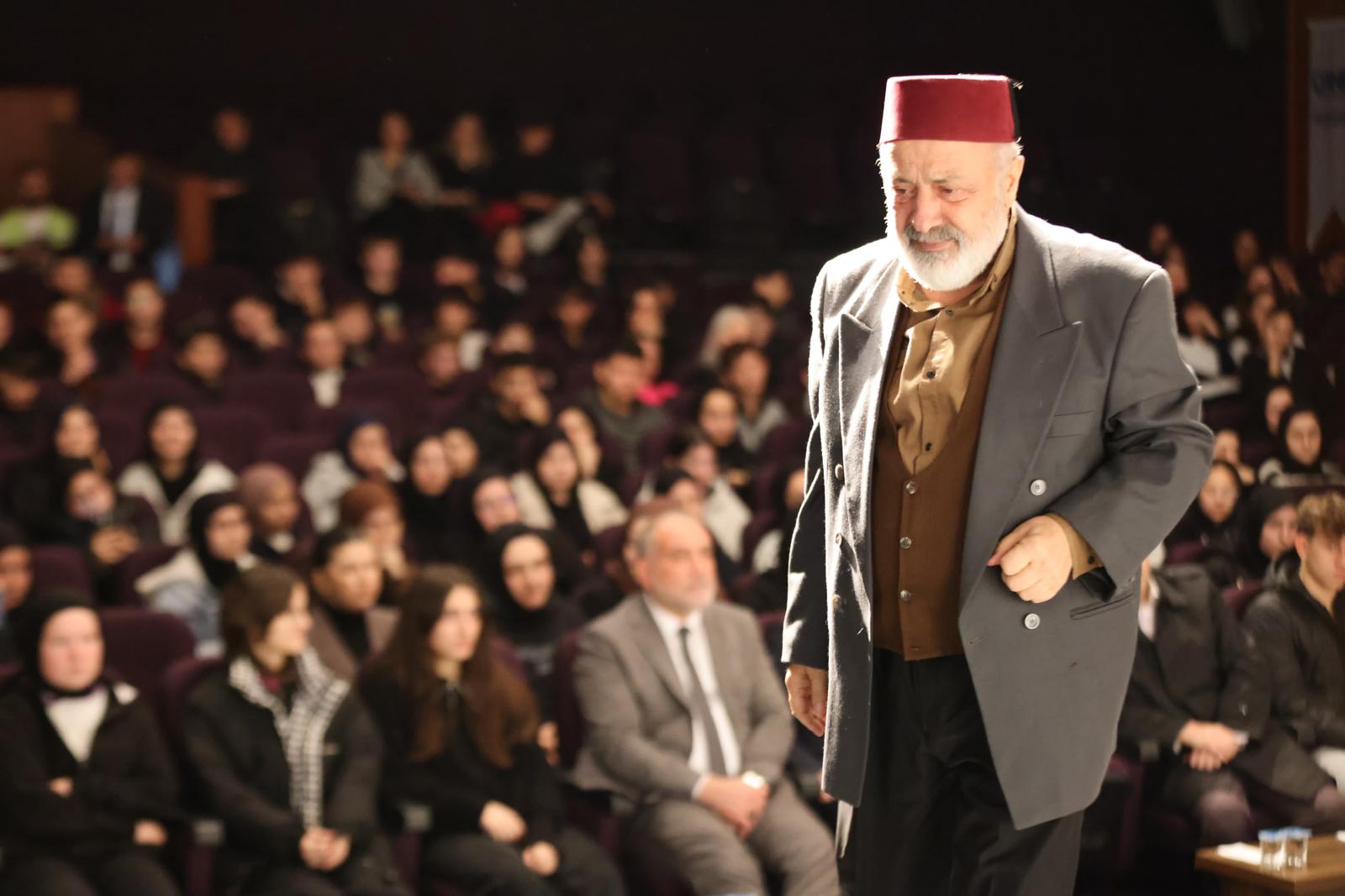 Canik'te anlamlı anma: İstiklal Marşı'nın simgesi Mehmet Akif Ersoy'a vefa