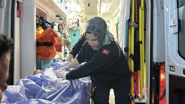 Tanımadığı kişi defalarca sırtından bıçakladı! Ağır yaralandı