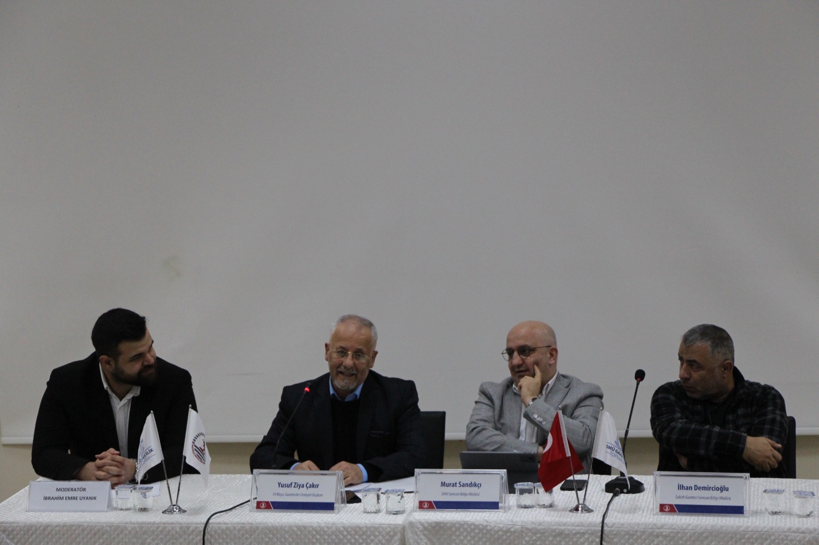 Samsun'da gazeteciler, OMÜ'lü öğrencilerle bir araya geldi