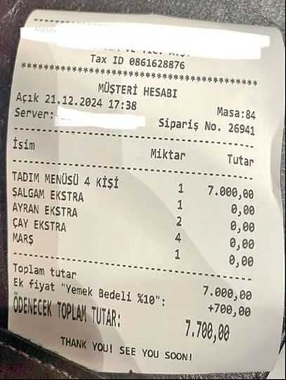 Hesabı öderken dikkat: 700 TL’lik bahşiş gündem oldu!