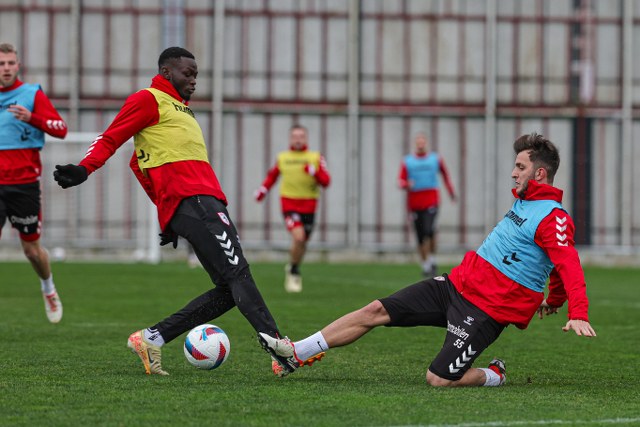 Samsunspor, Trabzonspor'a ısınıyor