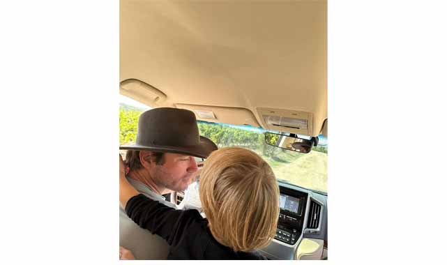 Kıvanç Tatlıtuğ ve oğlu Kurt Efe'den yeni poz