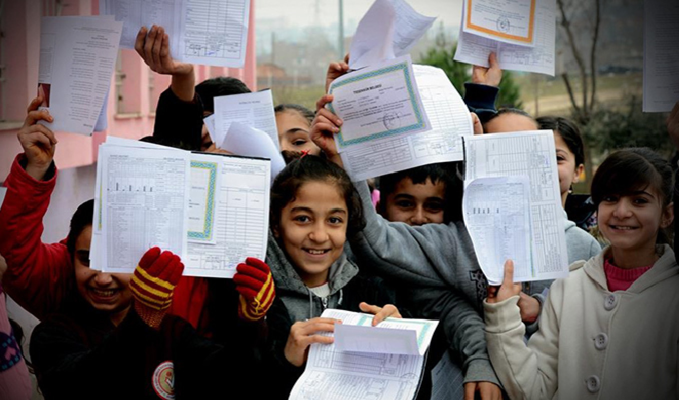 Bakan Yusuf Tekin resmen duyurdu! Okullarda karne dönemi bitiyor