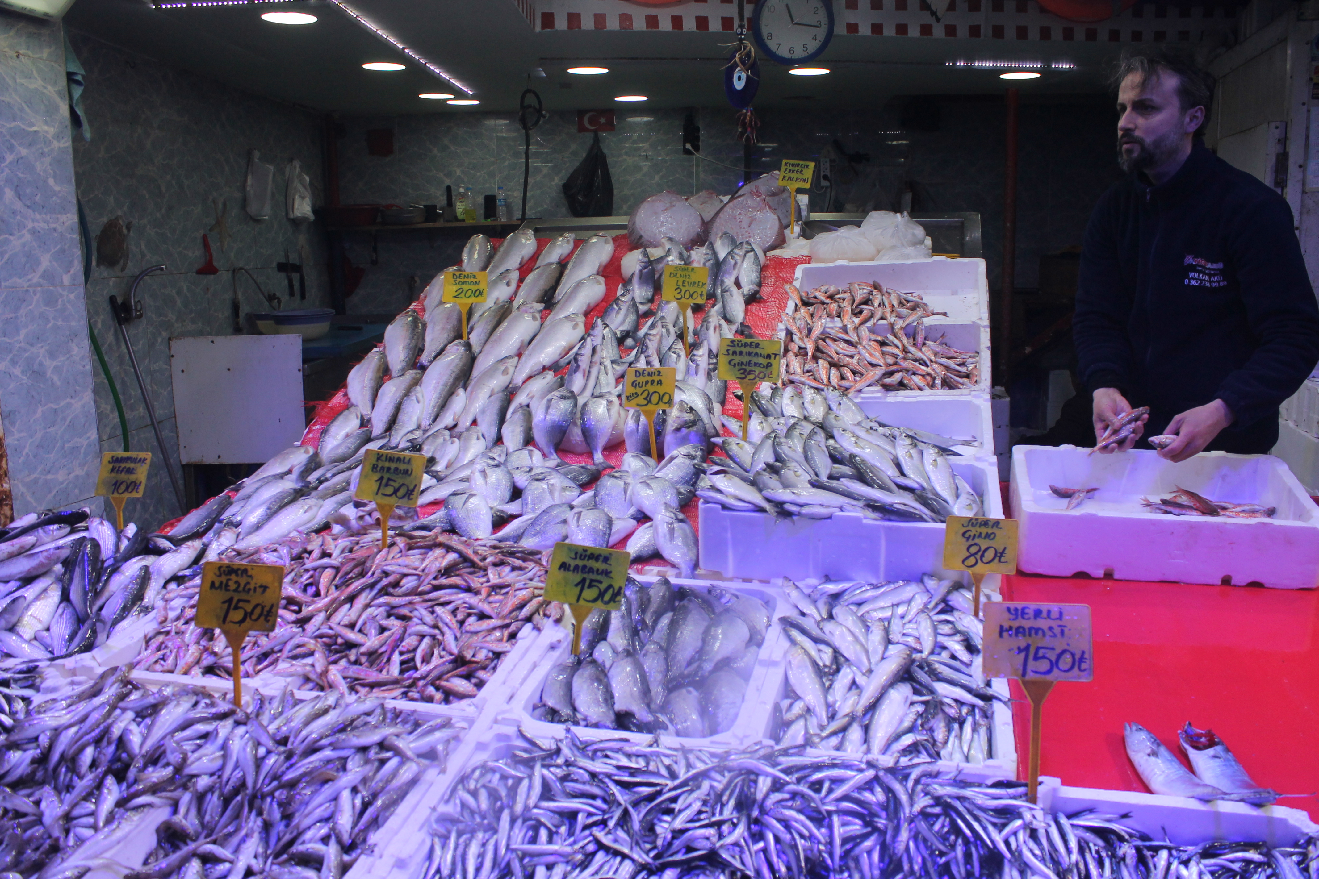Samsun'da yılbaşına özel balık fiyatları! 