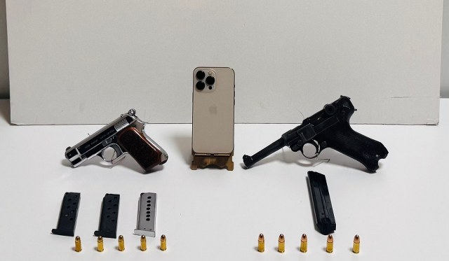 Samsun’un Bafra ilçesinde 2 adet ruhsatsız tabanca ve 10 adet fişek ele geçirildi