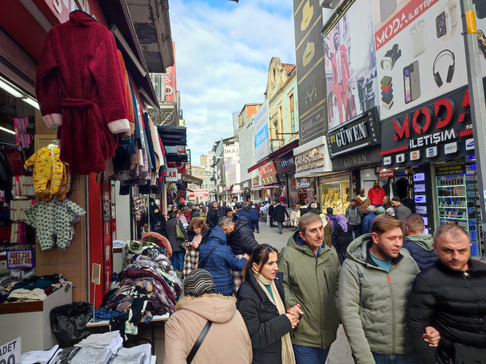 Samsun'un Mecidiye Çarşısı'nda yılbaşına özel yoğun ilgi!