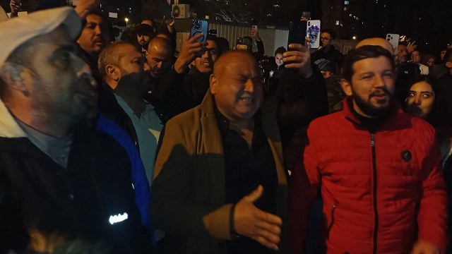 Ferdi Tayfur'un hayranları hastaneye akın etti! Gözyaşları sel oldu