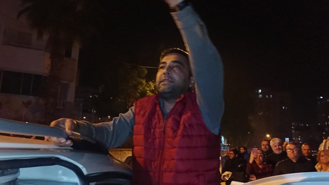 Ferdi Tayfur'un hayranları hastaneye akın etti! Gözyaşları sel oldu