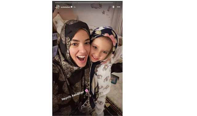 Seda Bakan'dan başörtülü paylaşım