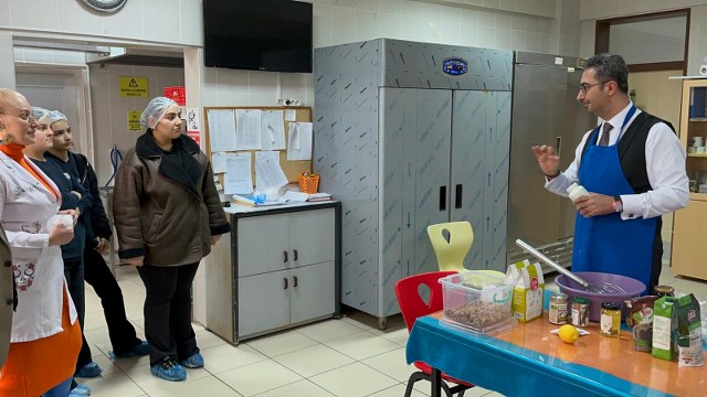 Samsun Ladik İlçe Milli Eğitim Müdürü Erdal Aksoy'dan sağlıklı kek