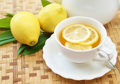 Yemeğe fazla tuz atanlara müjde! Usta isimlerin bu teknikleriyle kurtarabilirsiniz