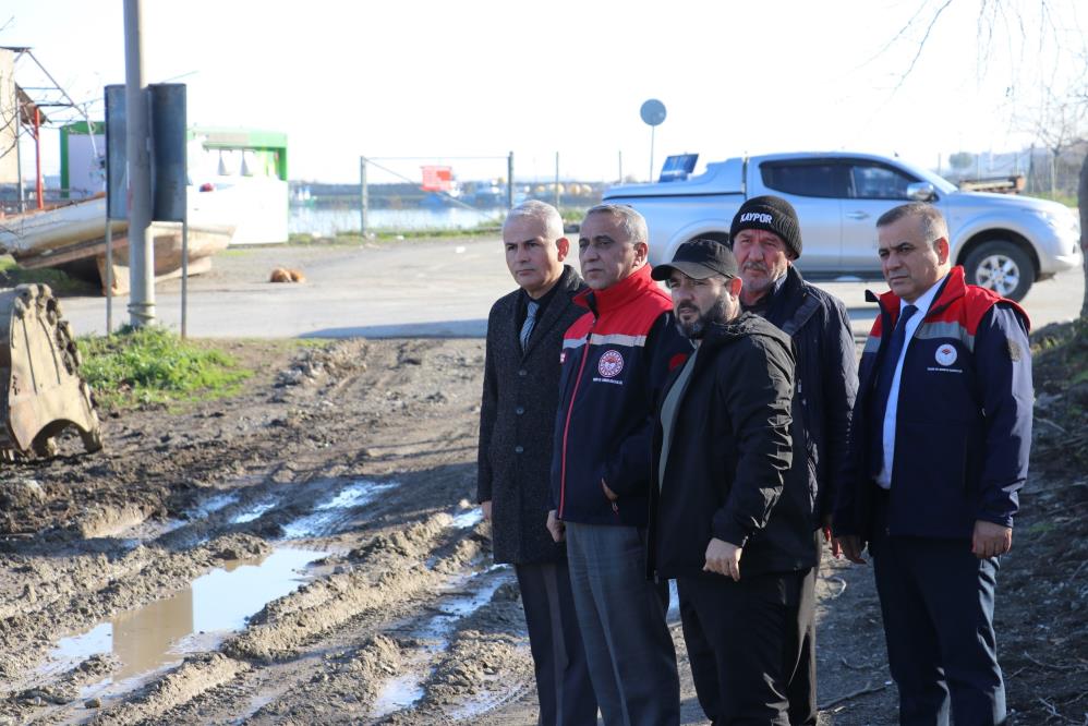 Samsun'da balıkçı barınağının kaçak yapıları yıkıldı