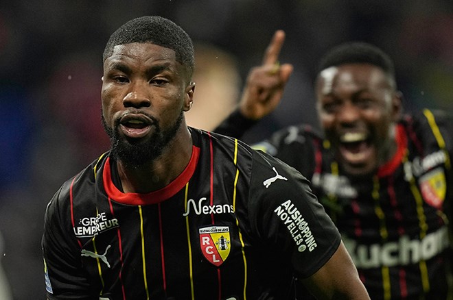 Fenerbahçe ile Galatasaray aynı isme göz dikti! İşte o yıldız futbolcu