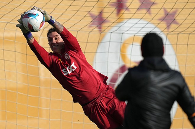 Muslera'dan Acun Ilıcalı'ya 'aktör' göndermesi